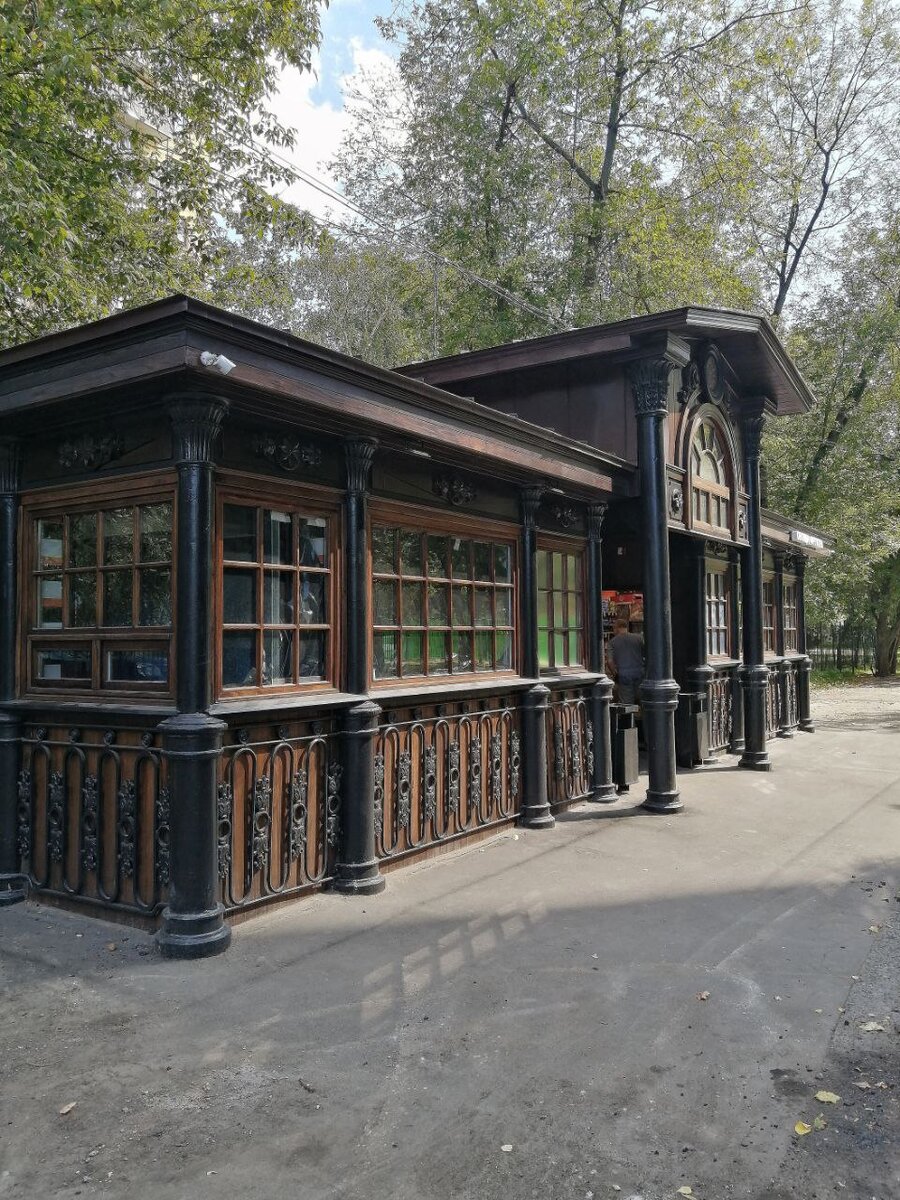 Трамвайная остановка "Красностуденческий проезд"