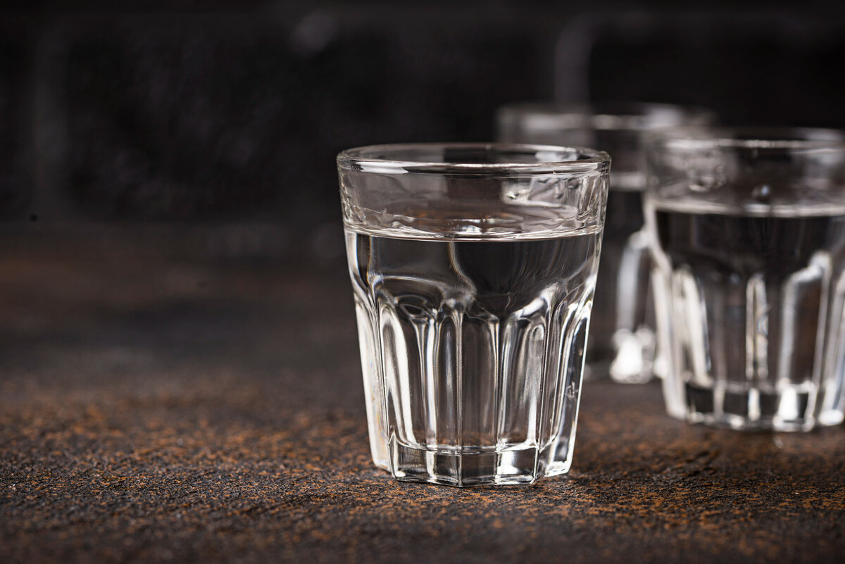 стаканы krosno великолепие. Glass на русском. три рюмки. две стопки. старая стеклянная посуда.