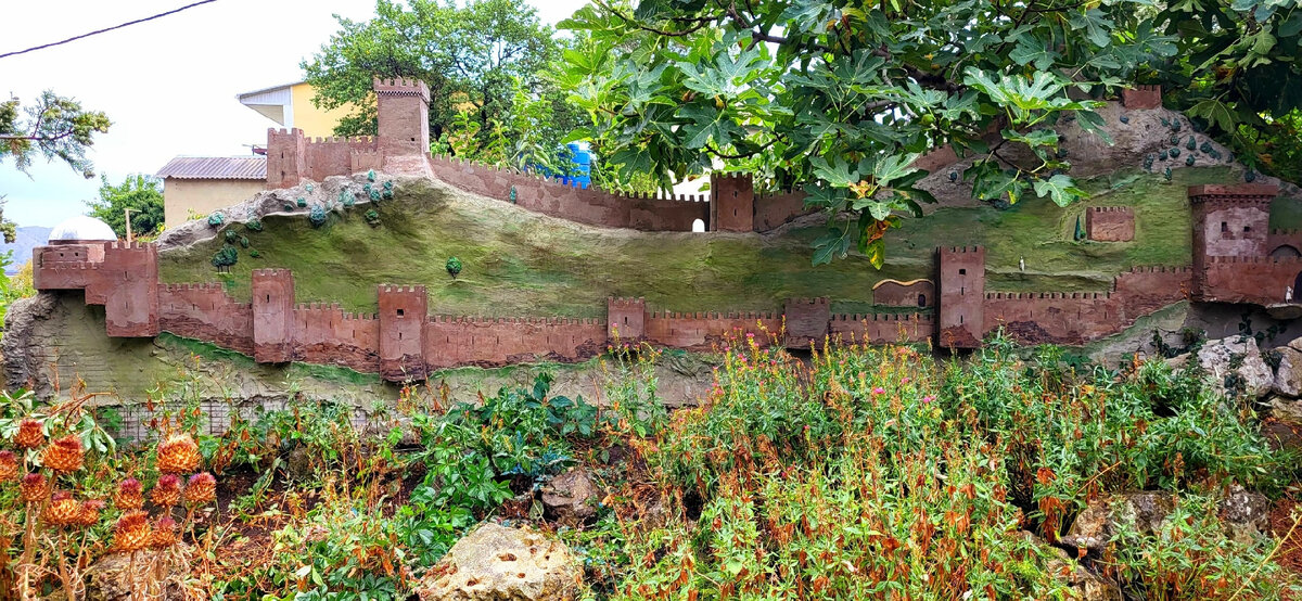 фото автора (миниатюра судакской крепости)