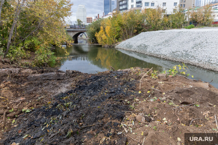    Активисты пытаются спасти от стройки исторический изгиб реки Исеть возле Царского моста