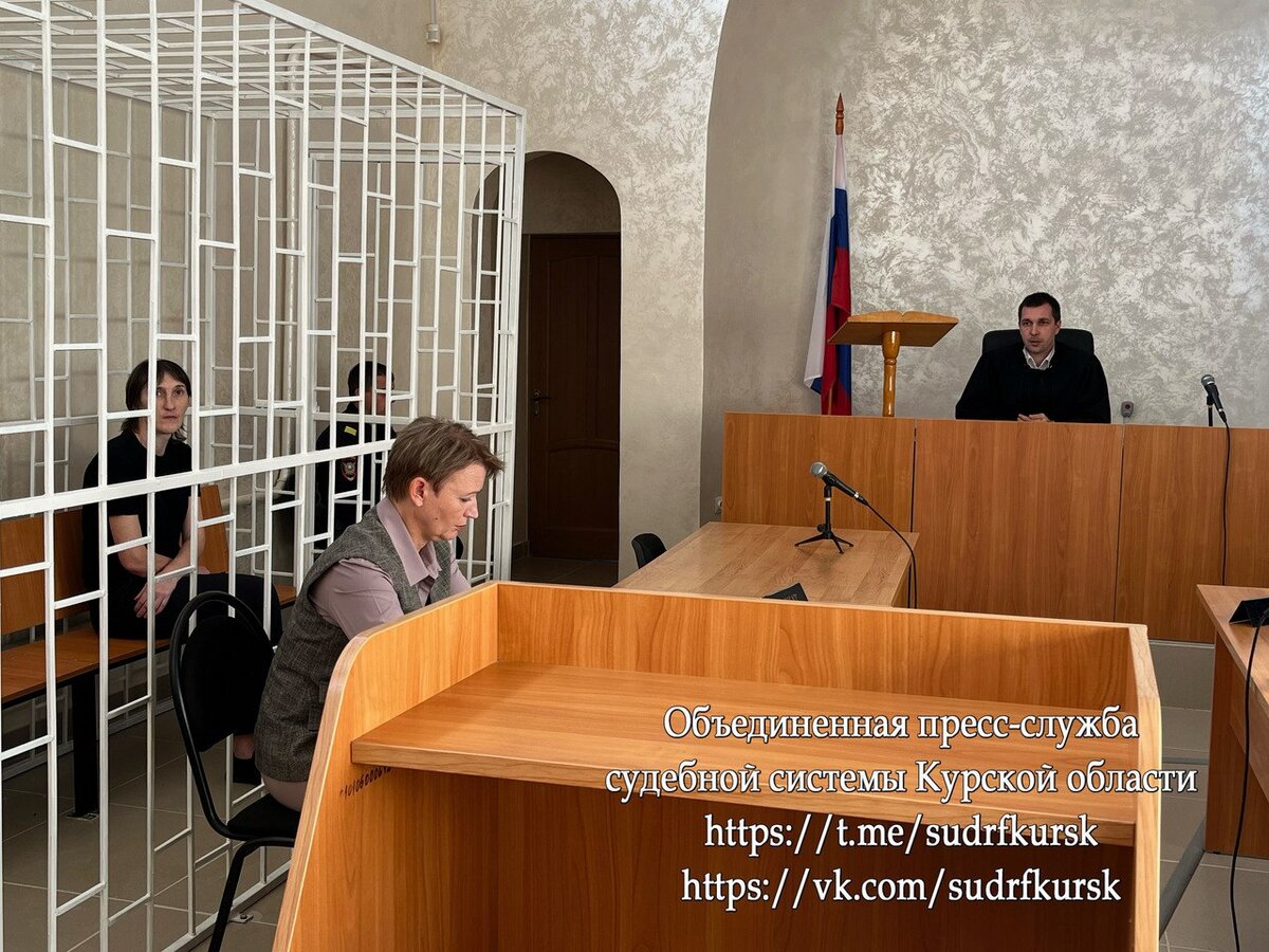    В Курской области пьяная женщина ограбила магазин, набросившись на продавца с двумя ножами