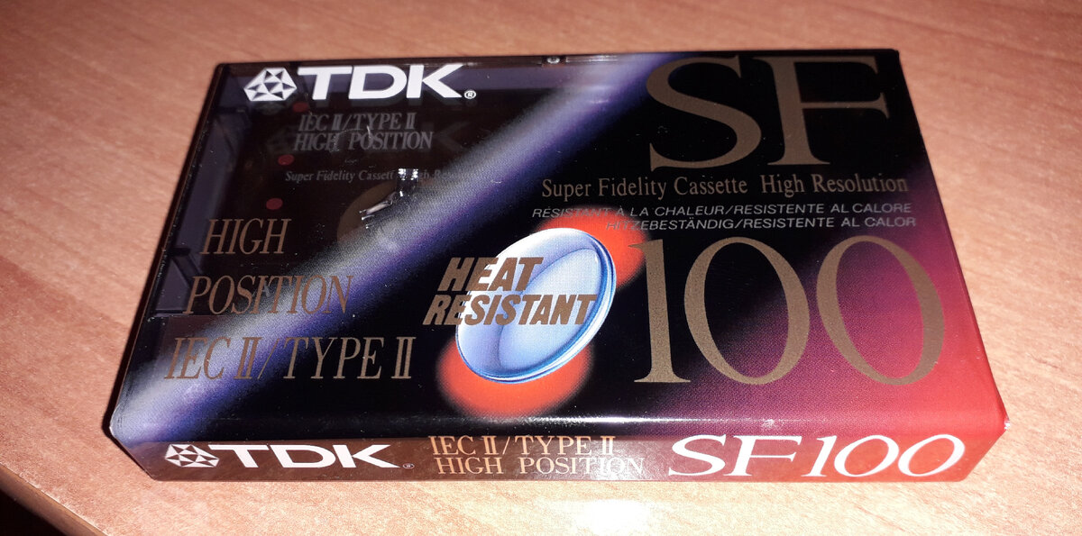 Рис. 1. Аудиокассета TDK SF90 в запечатке