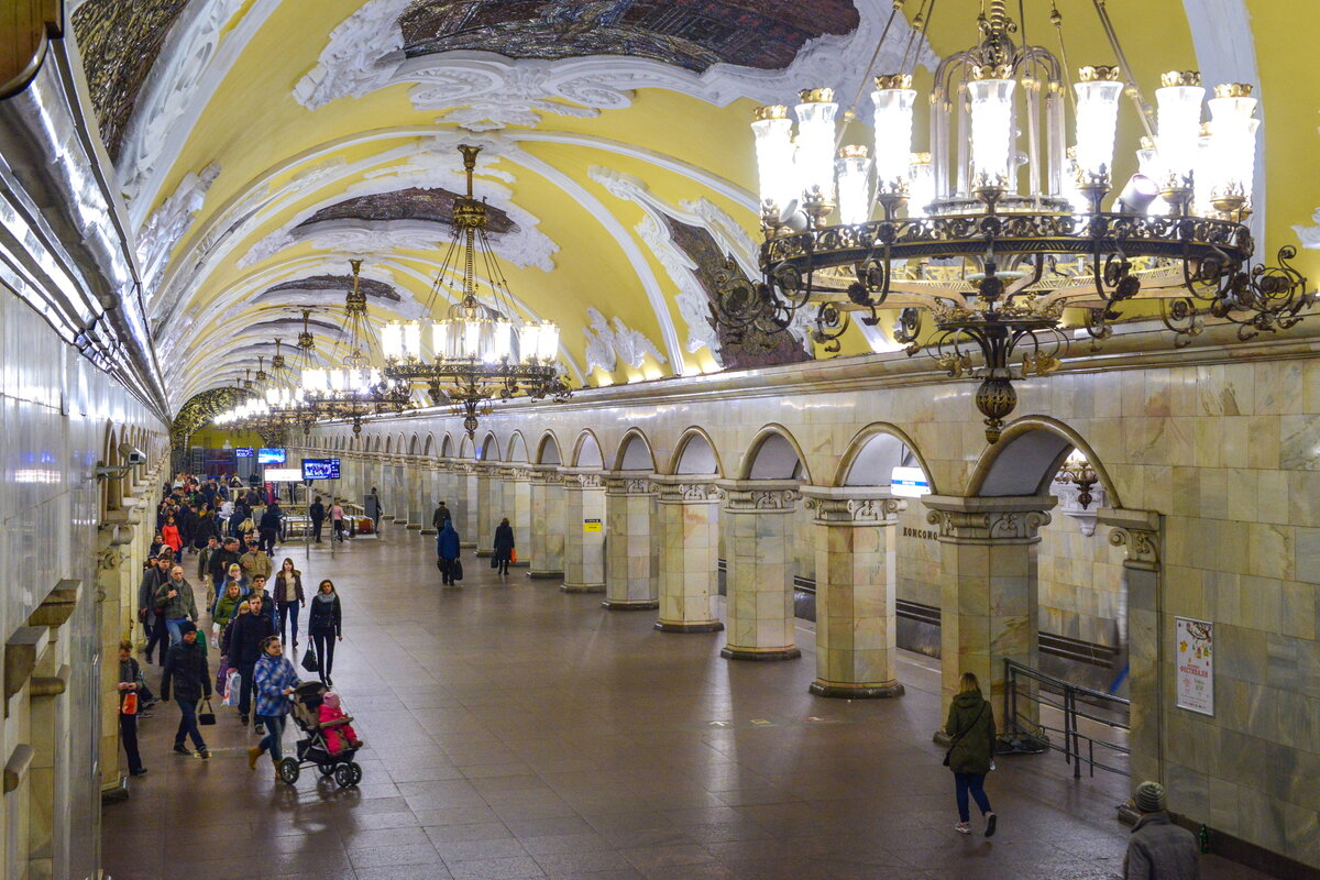 Фото: станция метро "Комсомольская"(Кольцевая линия). Фотограф Руслан Хакимов. Г