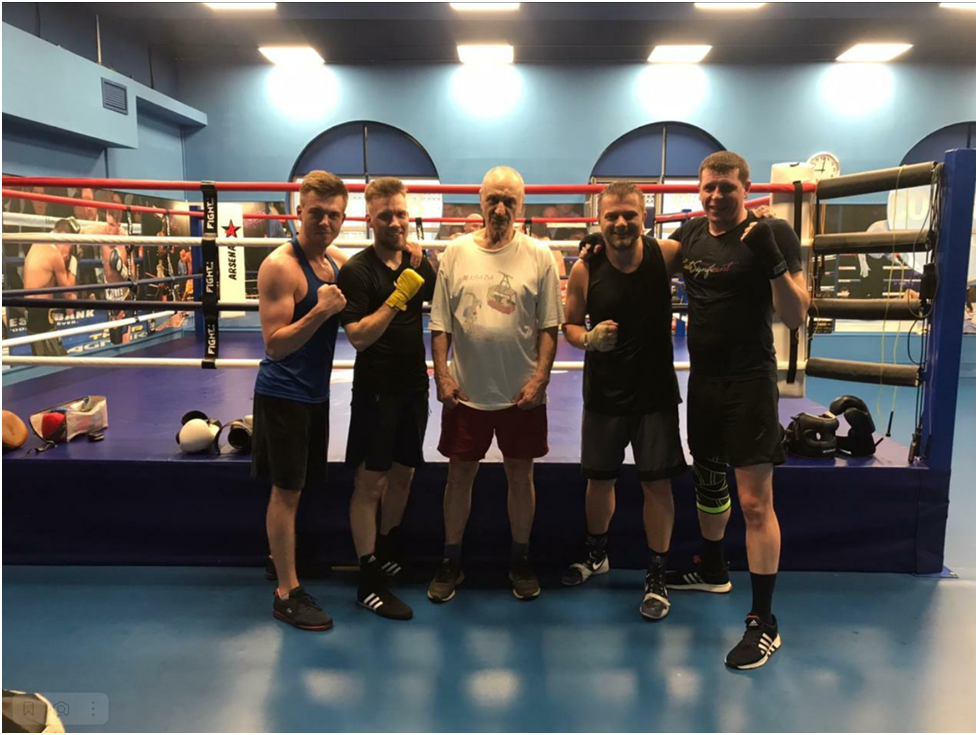 М.И. Мельцер с бойцами