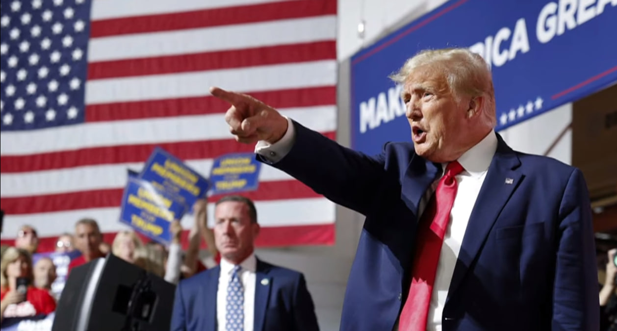    Дональд Трамп выступил в поддержку бастующих пролетариев Кадр из видео