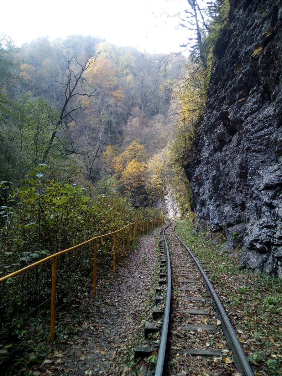 Монахова пещера Гуамское ущелье