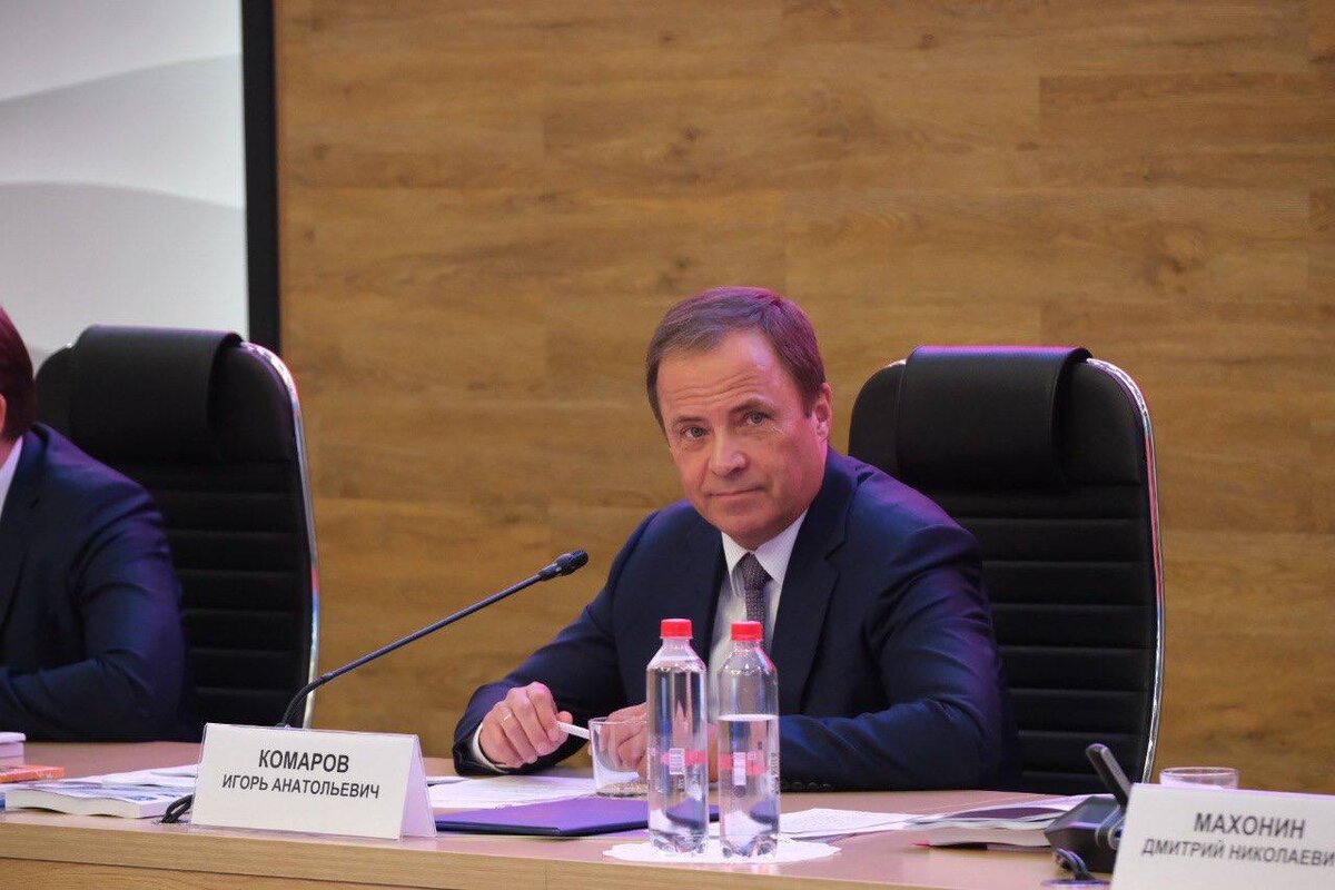    Денис Паслер принял участие в Совете округа при полпреде президента в ПФО Игоре Комарове Андрей Севостьянов