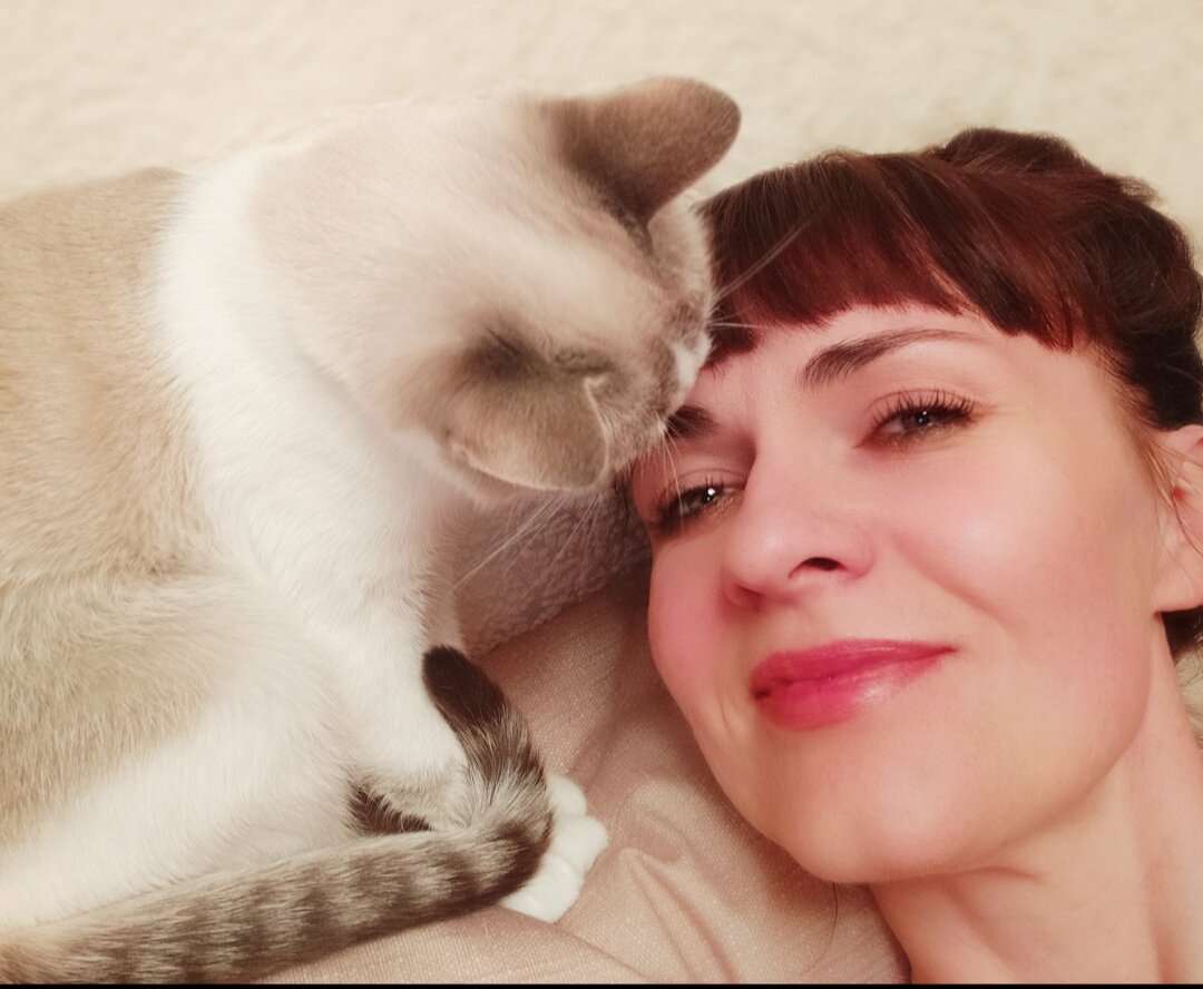 Лезет поцеловать