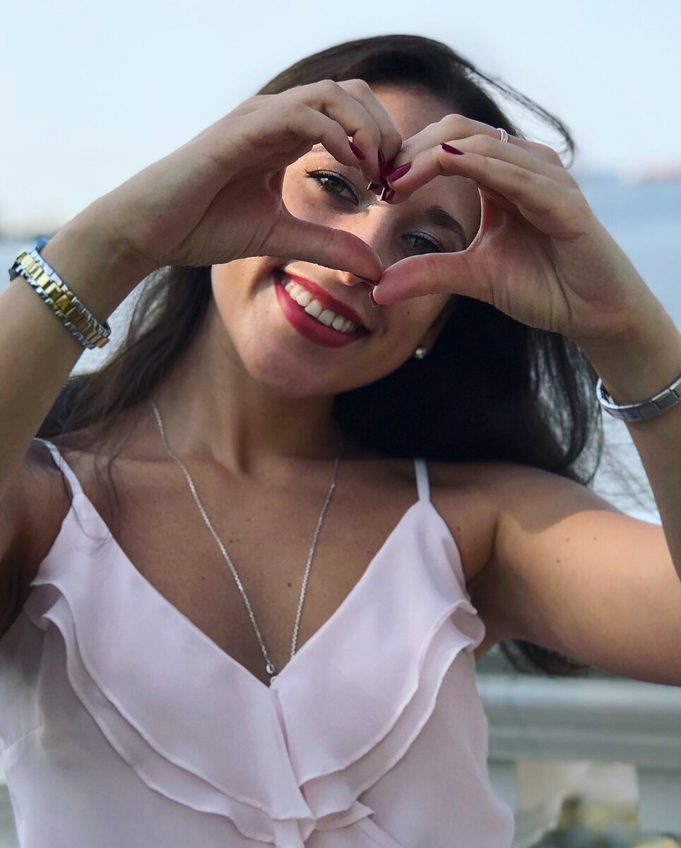 Я в Санкт-Петербурге в 2018 (приехала в Россию ради интервью)