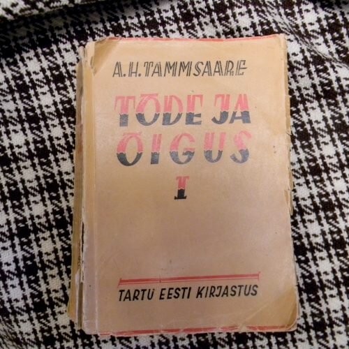 Первое издание первого тома "Правды и справедливости" (Тарту, Eesti kirjastus, 1926)