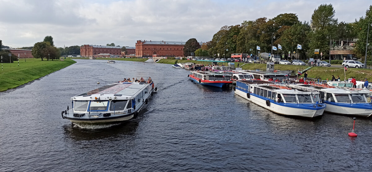 Кронверкский пролив