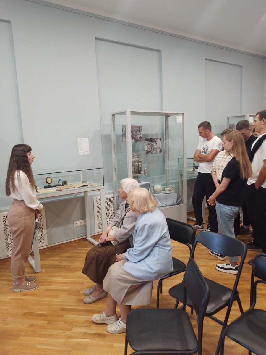  Сентябрь  уже на исходе , но он красиво дал старт  первого числа началу учебного года в школах, колледжах и вузах.-9