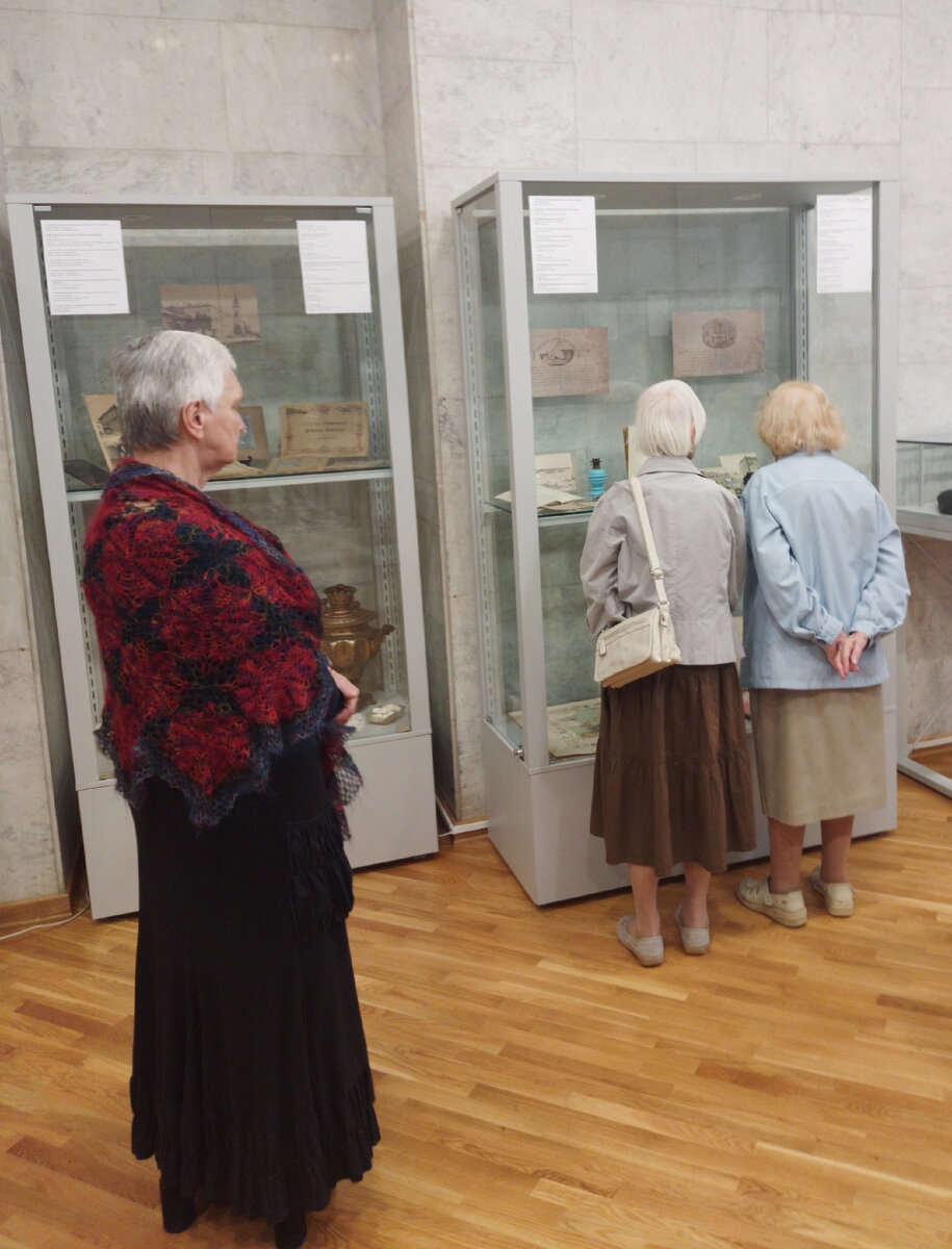  Сентябрь  уже на исходе , но он красиво дал старт  первого числа началу учебного года в школах, колледжах и вузах.-16