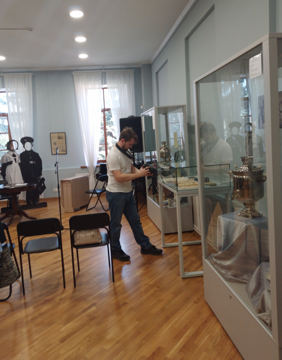  Сентябрь  уже на исходе , но он красиво дал старт  первого числа началу учебного года в школах, колледжах и вузах.-17