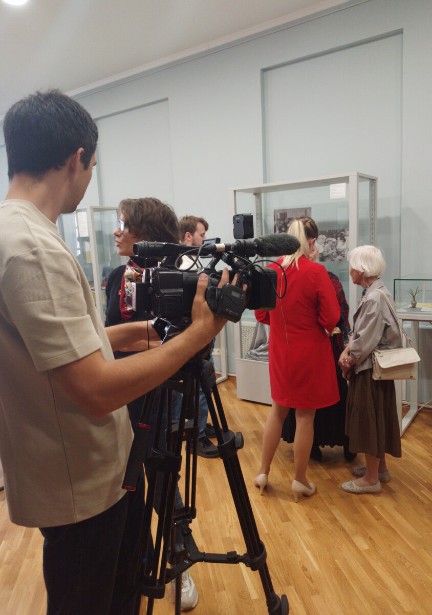  Сентябрь  уже на исходе , но он красиво дал старт  первого числа началу учебного года в школах, колледжах и вузах.-20