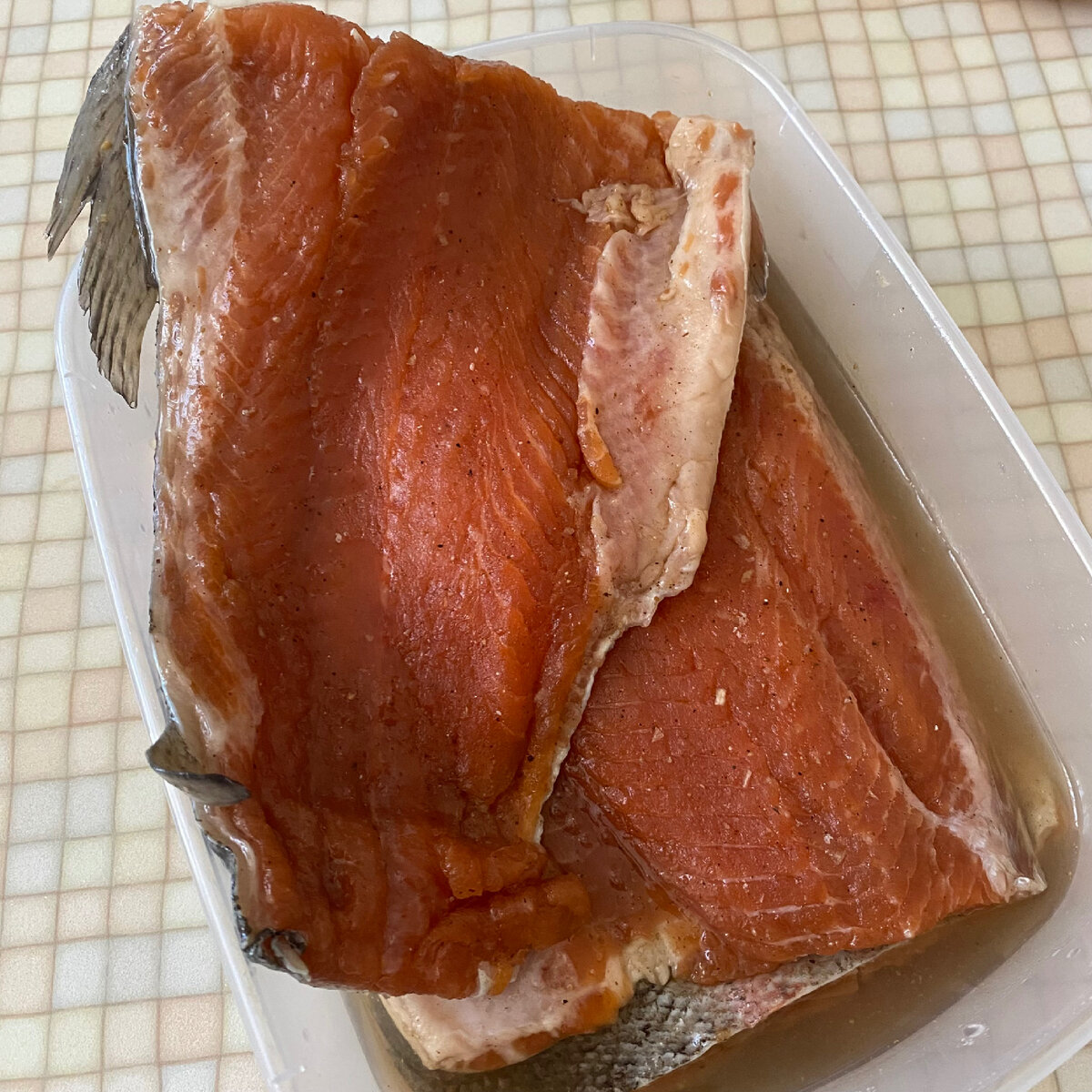 Открыла контейнер с рыбой сразу после 5дней