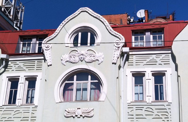 ул. Светланская, 111 (остановка "Дальзавод")