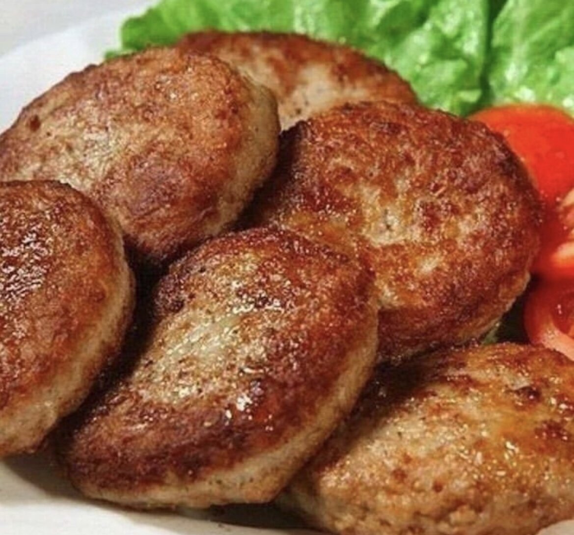 Фото автора. Очень, очень вкусные мировые котлеты нежные, сочные.