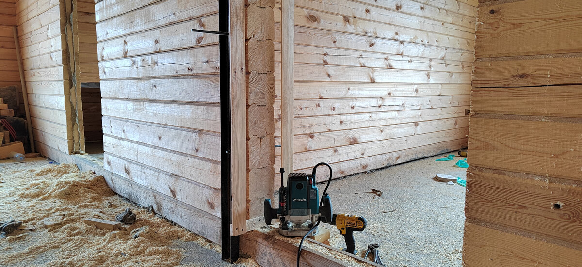 Работа кипит только опилки в азные стороны