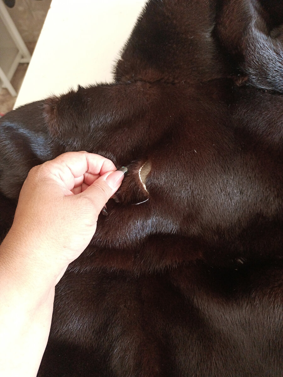 Вставки из меха норки. Химчистка норковой шубы. Реконструкция норковой шубы. Рукав шубы. Потертости на шубе норковой.