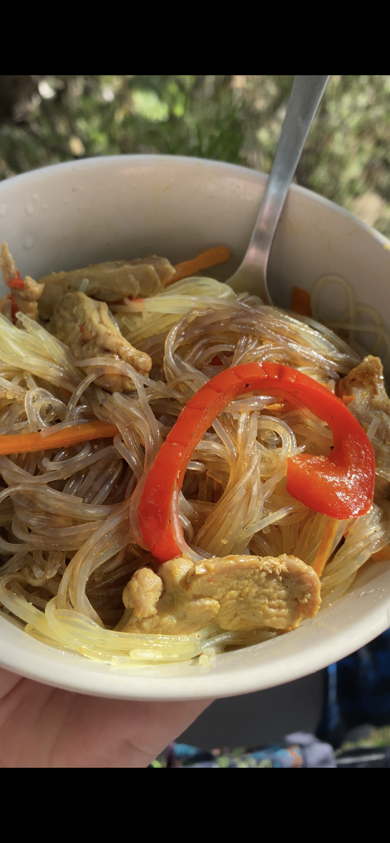 Фунчоза с индейкой и овощами.