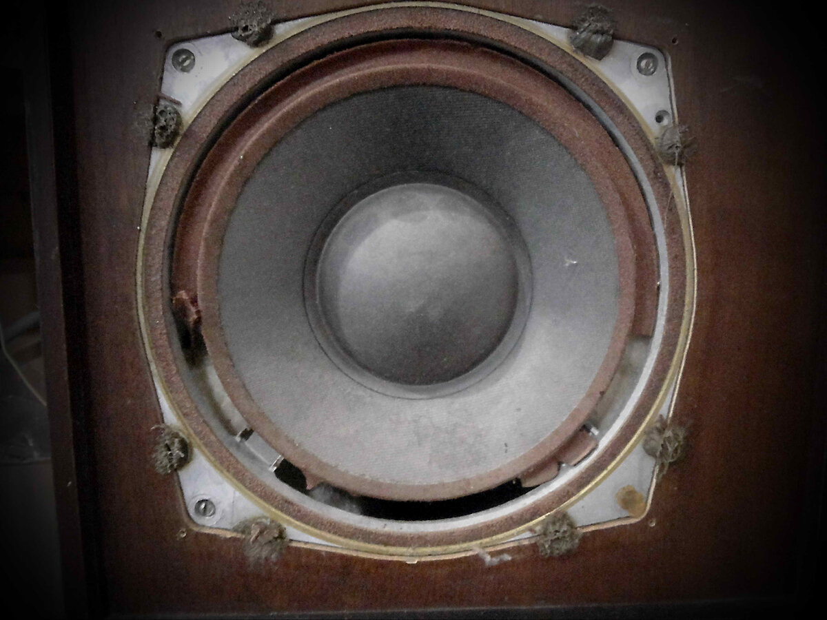 Низкочастотный. ----> (листай дальше)