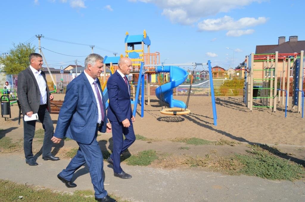  📷    В Оренбургском районе обсудили вопросы по строительству новых школ Кристина Просвиркина