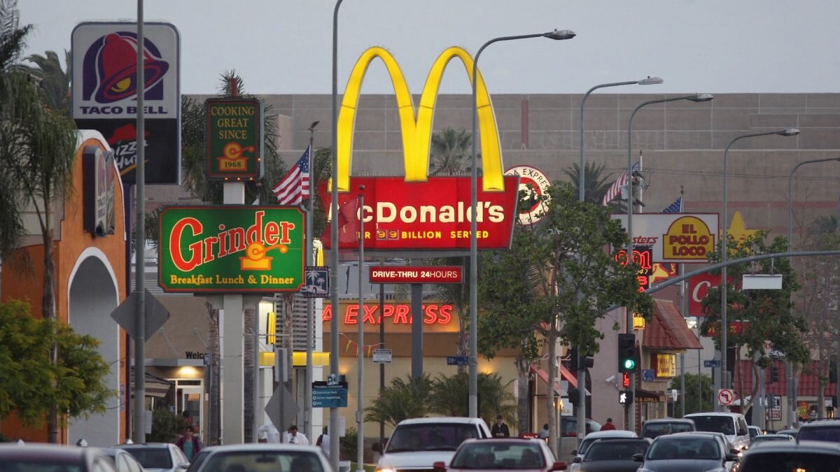    Фото: REUTERS/David McNew/File Photo Bizmedia.kz