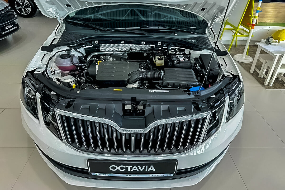 В РФ вернулись Skoda Octavia - новые машины продают дешевле, чем стоят  всякие 