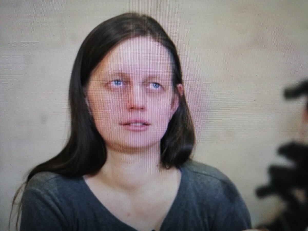 Это не неудачное фото. Этот отрешенный взгляд у Натальи всегда. Страшно... 