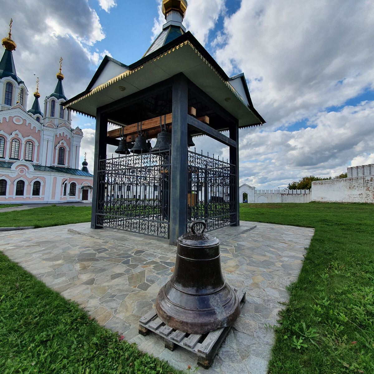 Звонница Успенского монастыря