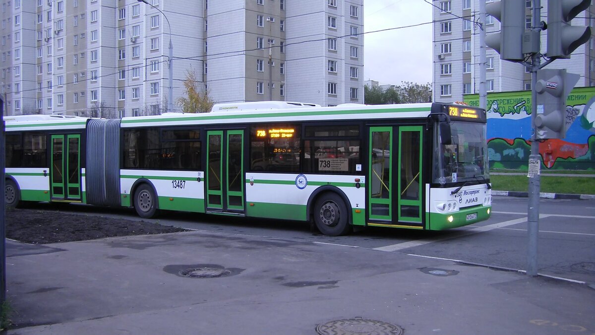     В Ростове-на-Дону приняли решение вывести на городские маршруты дополнительные автобусы, сообщил глава департамента транспорта Вадим Шкабарня.