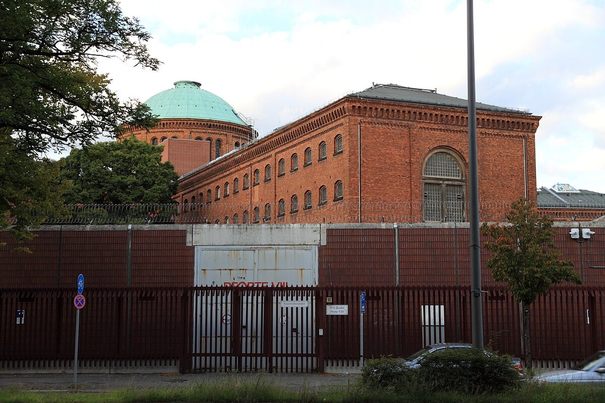 Моабитская тюрьма — следственный изолятор, построенный в районе Моабит города Берлина (с 2001 года — на территории округа Митте)