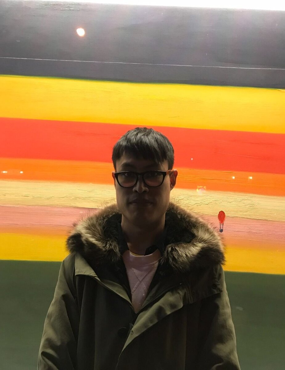 Мэтью Вонг на своей персональной выставке в галерее Karma (2018)