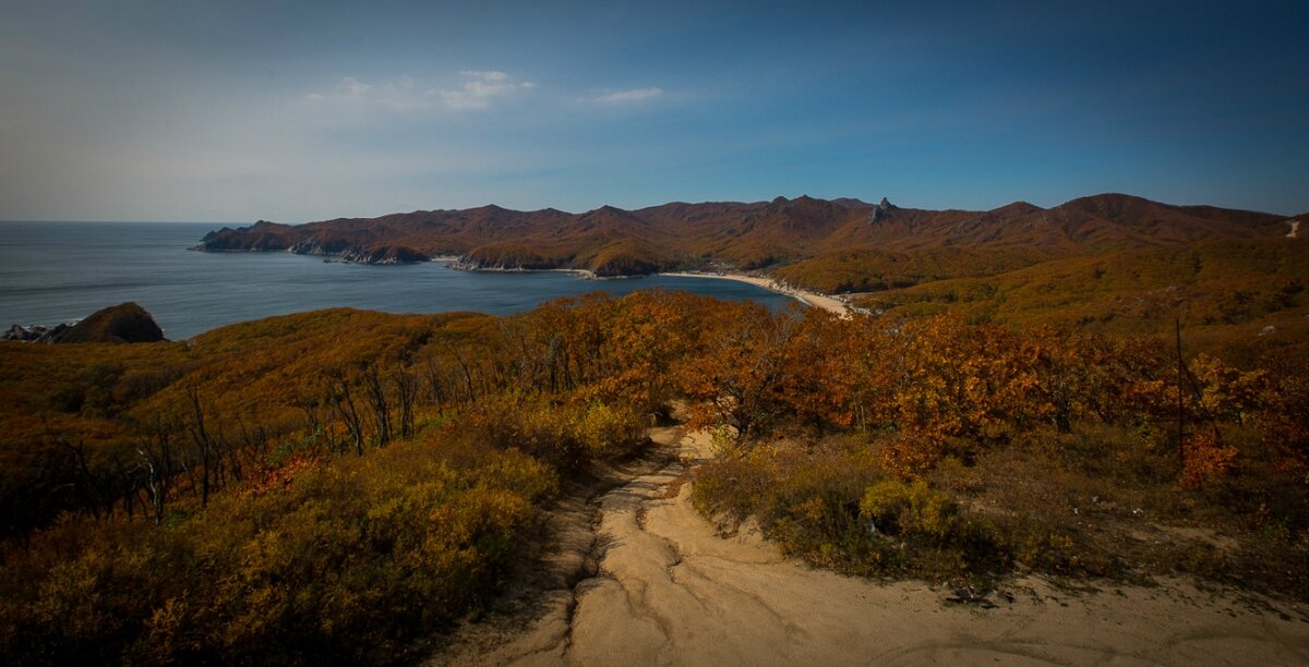 Предлогаю взглянуть подборку осенних фотографий сделанных в течении октября по югу Приморского края...