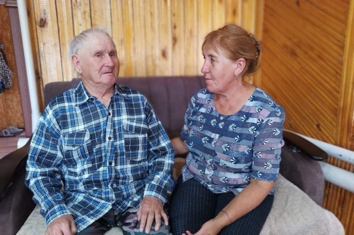    Благодаря внучке у Леонида Килбахтиновича (слева) появилась дочь Алсу (справа).)