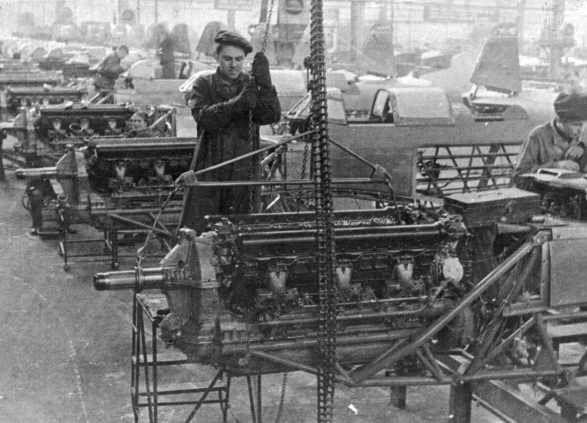 Новосибирский авиационный завод. ХХв.