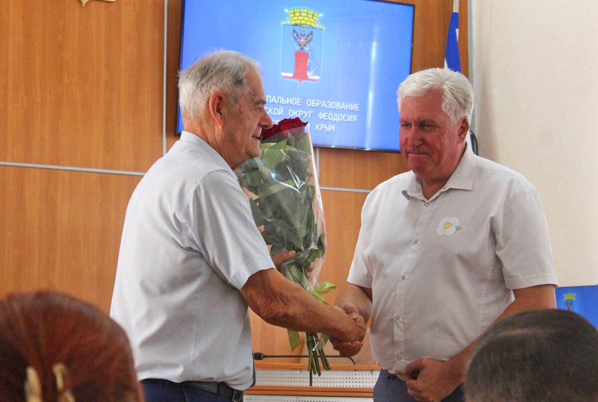 Председатель феодосийского городского совета Вячеслав Мусаев и Глава администрации Владимир Попенков