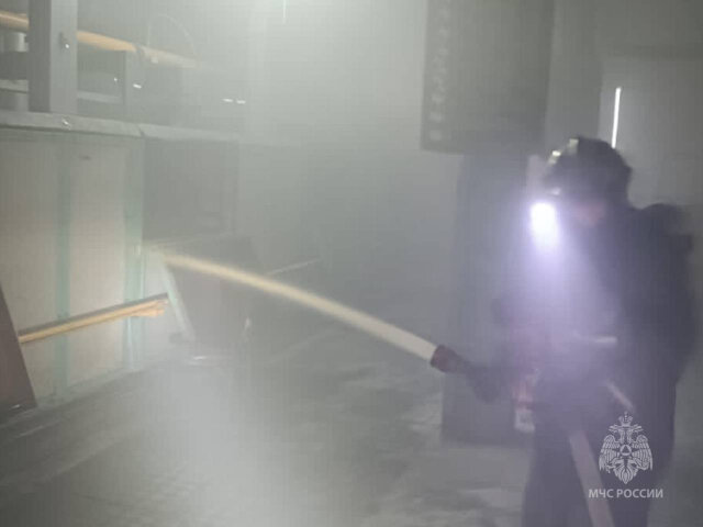    Почти 60 человек тушили производственный цех в Иванове