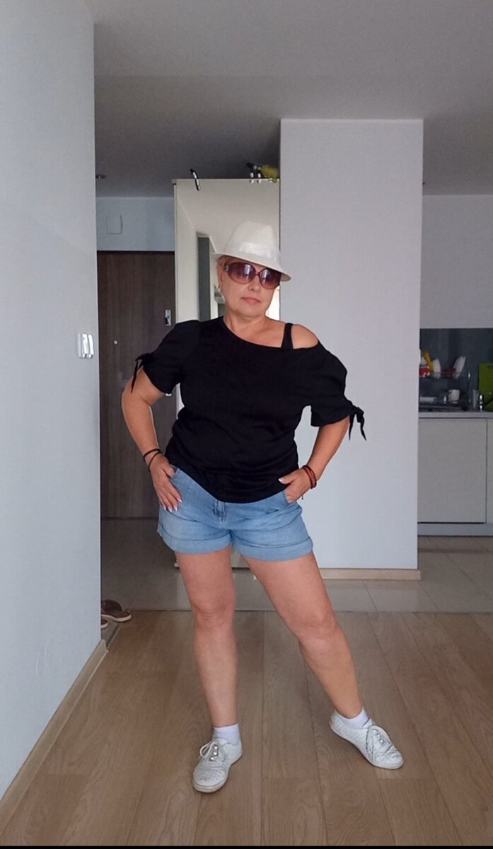 Мне кажется...я не нормальная 