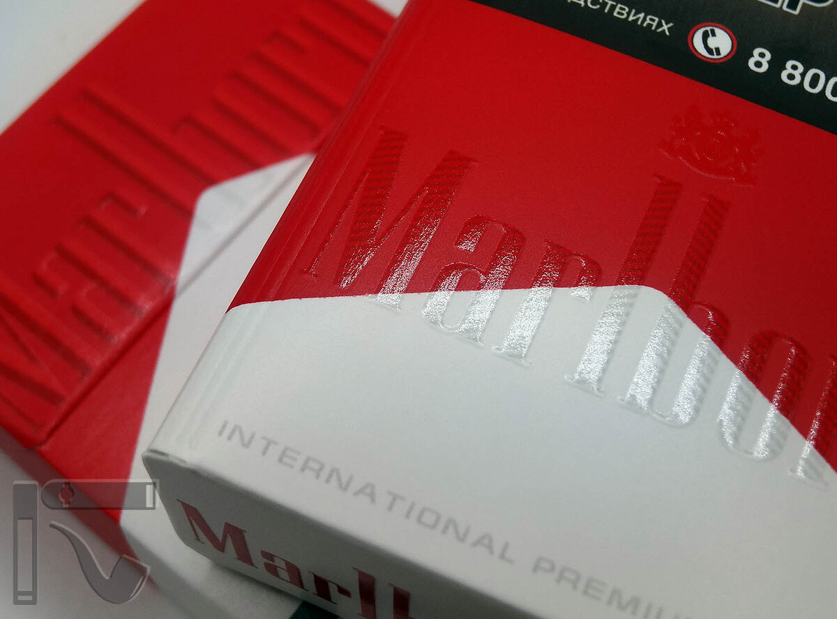 Сигареты Marlboro Red из России и из Турции. Фото: © канал "Уголок Курильщика"