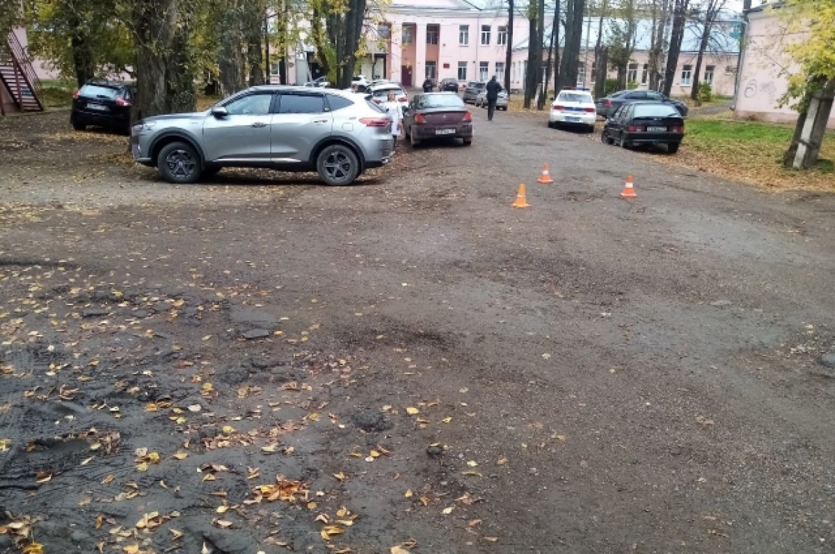    В Прикамье водитель сбил пешехода во дворе поликлиники и скрылся