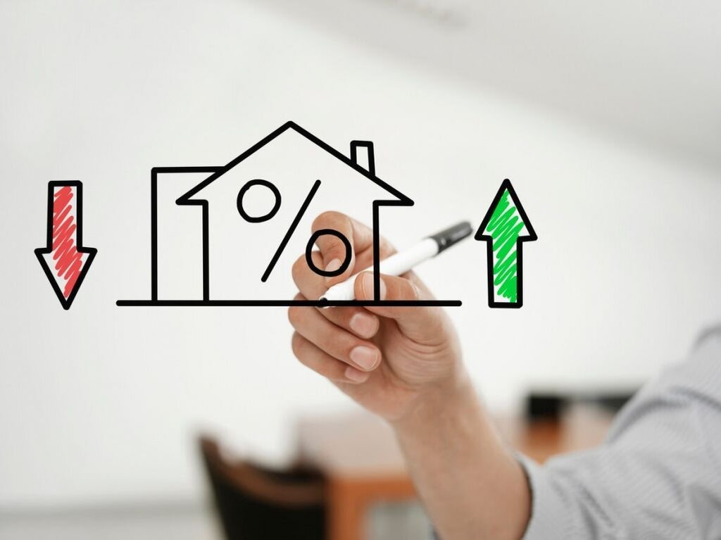 Разница в ценах на новостройки и вторичное жильё достигает 50%