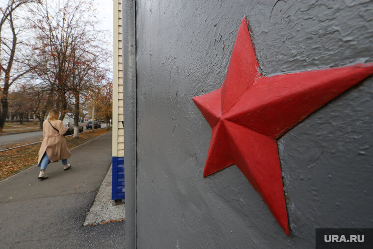    Военкоматы в Петербурге не справляются с большими очередями