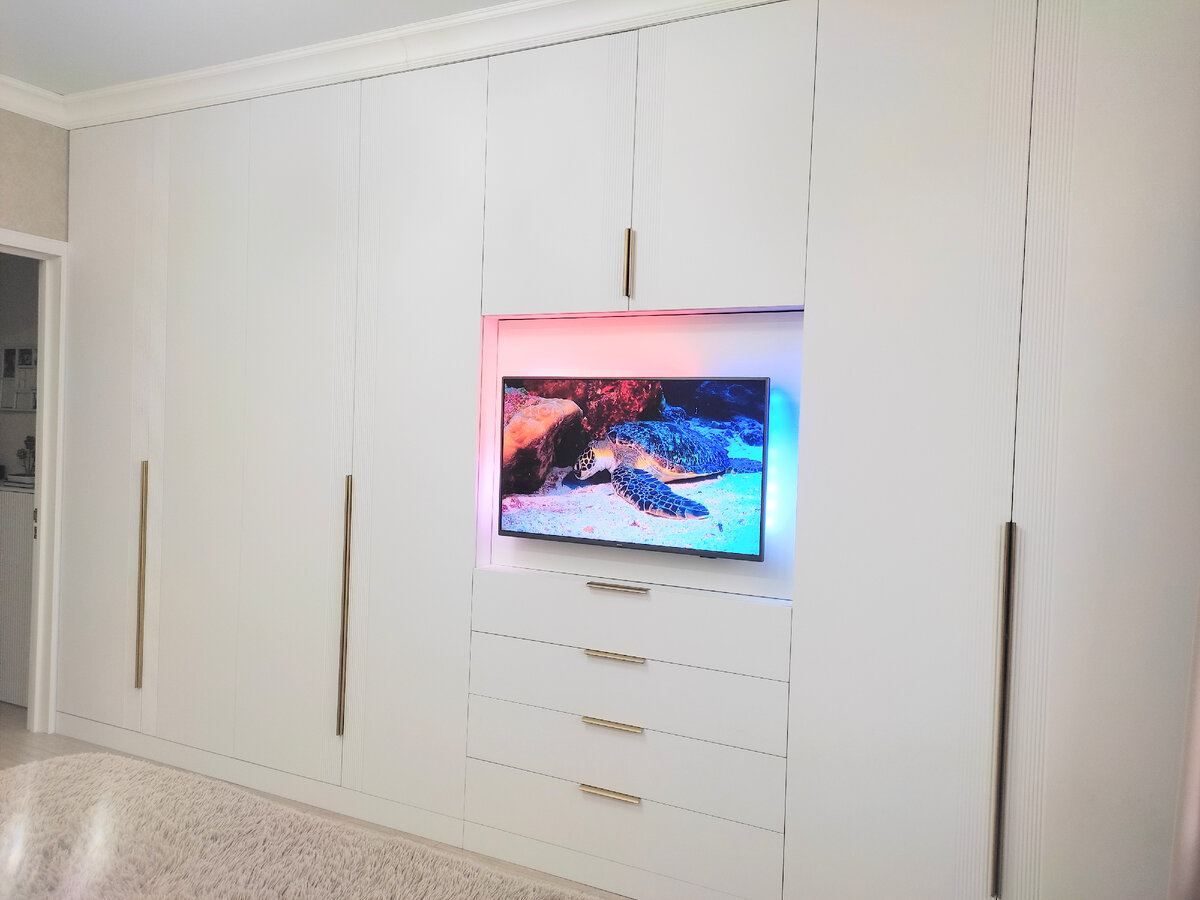 Наш большой и вместительный шкаф