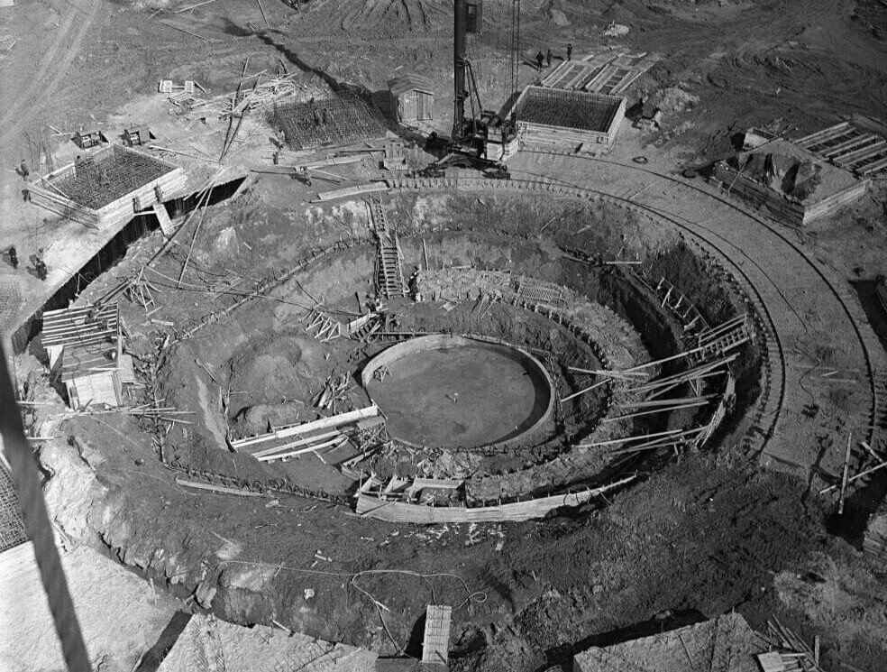 фундамент башни. фундаменты телебашен. фундамент останкинской телебашни. глубина фундамента останкинской башни. останкинская телебашня 1960.