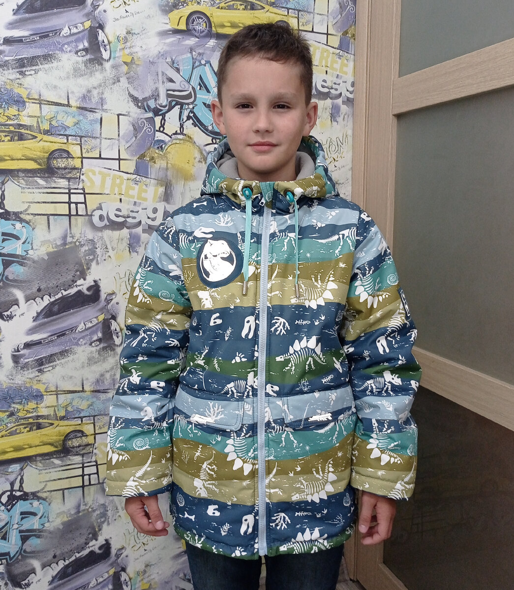 Тут фото со вспышкой, поэтому у сына вид такой несчастный