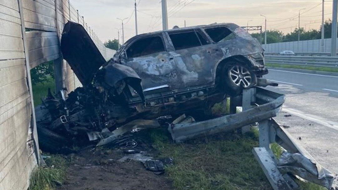     39-летнего крымчанина Игоря Д. подозревают в покушении на помощника вице-премьера Запорожской области Владимира Епифанова. Его автомобиль взорвался на трассе в Симферополе.