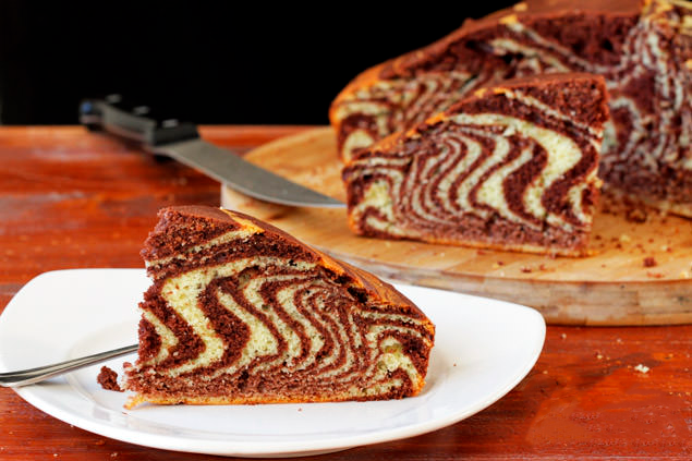 Торт «Зебра» — полосатая вкуснятина (рецепт на кефире)