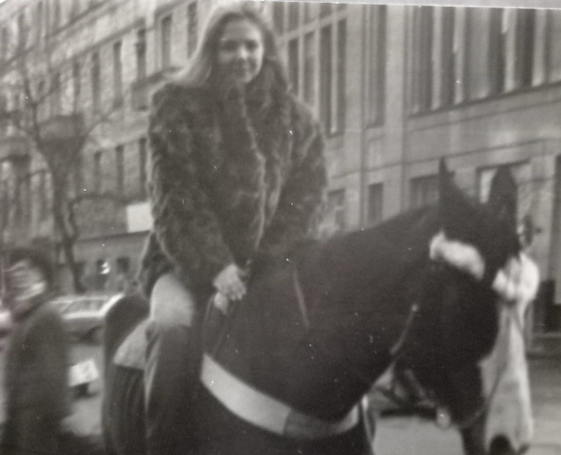 Лошадь на улице Красной